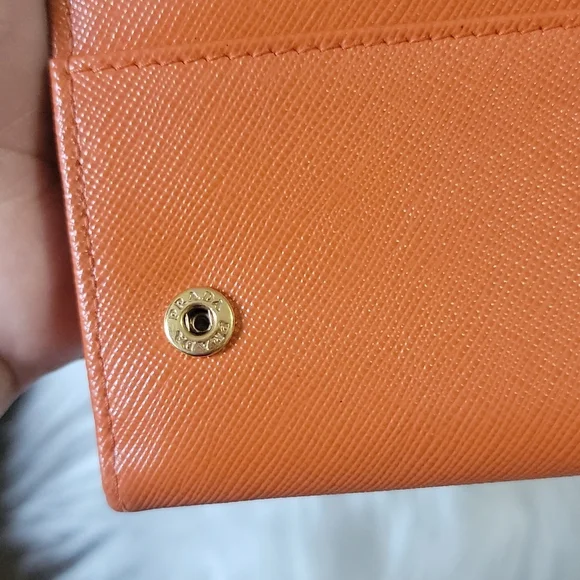 PRADA - Picture 14 of 16